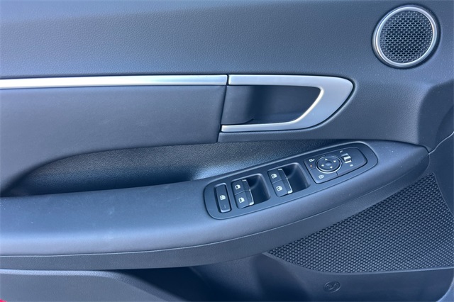 2026 Hyundai Sonata SEL Sport Image 15 of 24