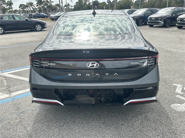 2026 Hyundai Sonata SEL Sport Image 6 of 21