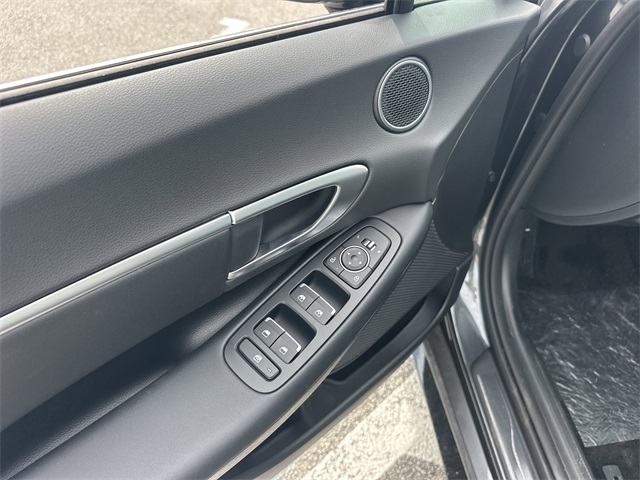 2026 Hyundai Sonata SEL Sport Image 18 of 21
