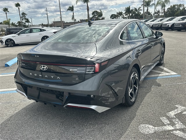 2026 Hyundai Sonata SEL Sport Image 5 of 21