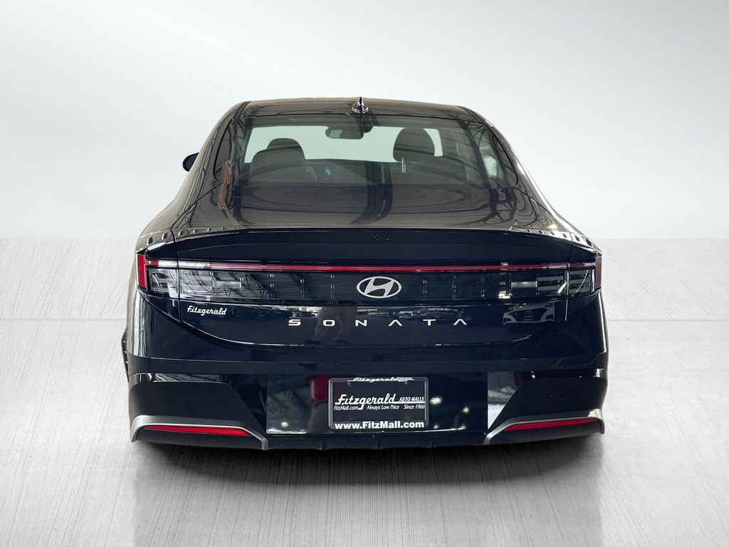 2026 Hyundai Sonata SEL Sport Image 6 of 39