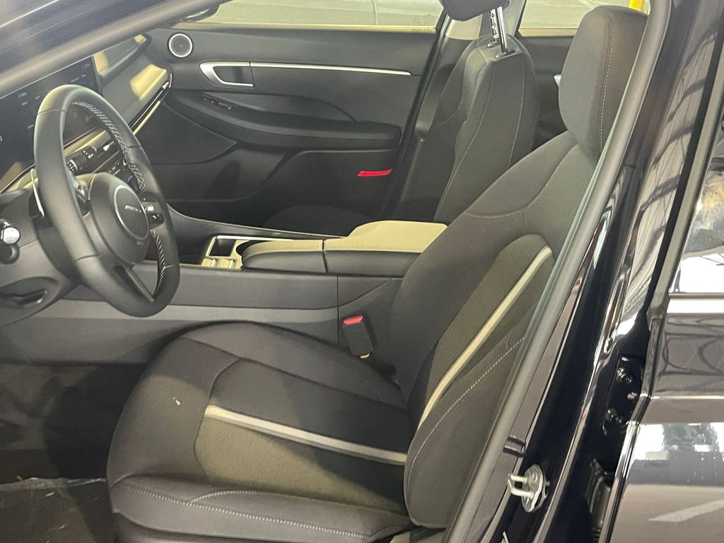 2026 Hyundai Sonata SEL Sport Image 11 of 39