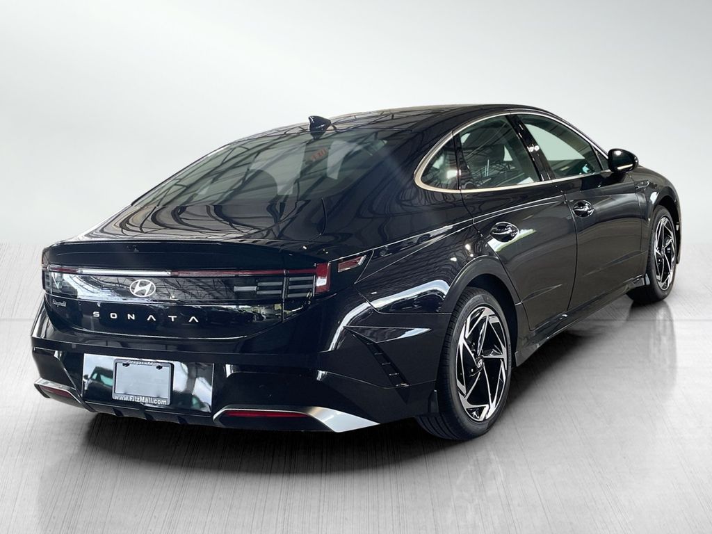 2026 Hyundai Sonata SEL Sport Image 5 of 39
