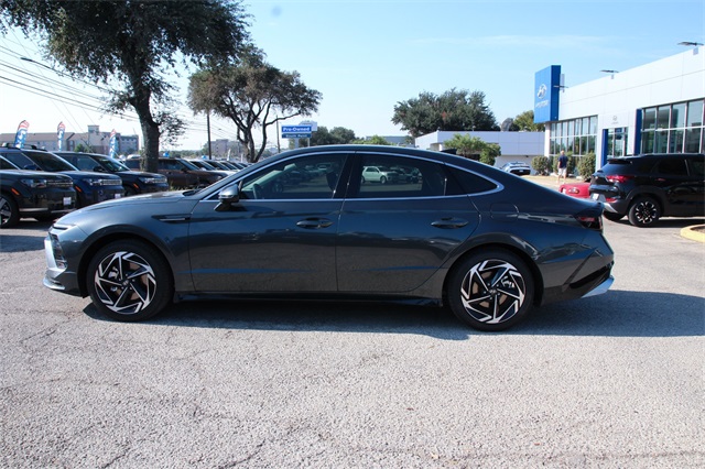 2026 Hyundai Sonata SEL Sport Image 5 of 17