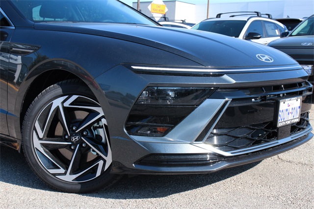 2026 Hyundai Sonata SEL Sport Image 6 of 17