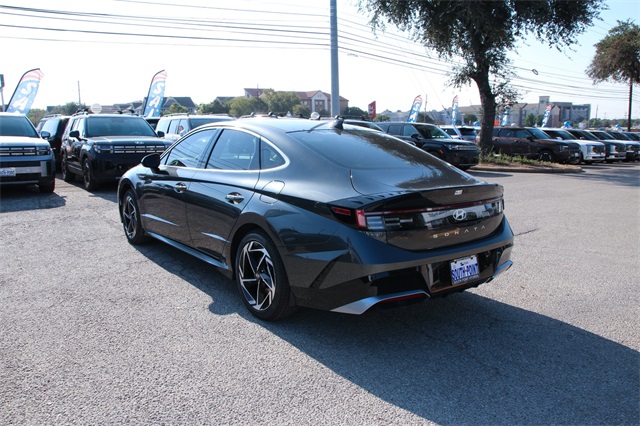 2026 Hyundai Sonata SEL Sport Image 2 of 17