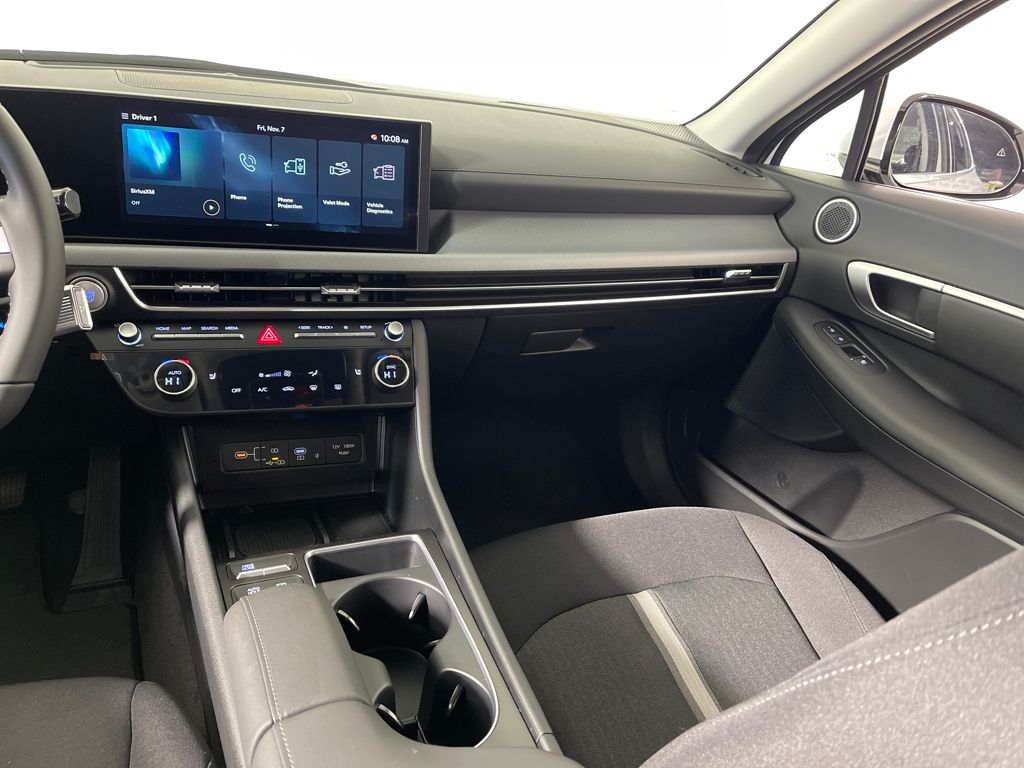 2026 Hyundai Sonata SEL Sport Image 17 of 31