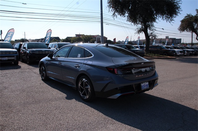 2026 Hyundai Sonata SEL Sport Image 4 of 19