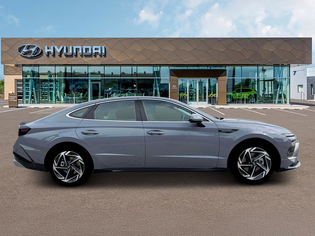 2026 Hyundai Sonata SEL Sport Image 6 of 19