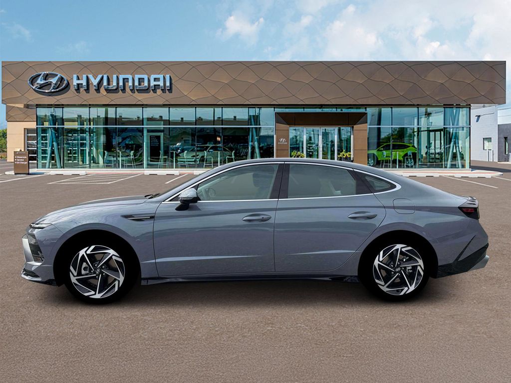 2026 Hyundai Sonata SEL Sport Image 12 of 19