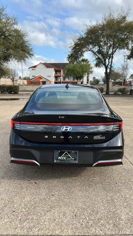 2026 Hyundai Sonata SE Image 2 of 4
