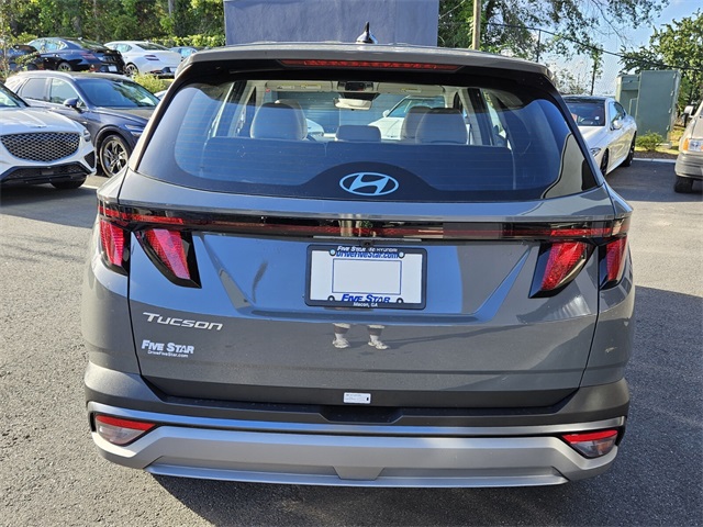 2026 Hyundai Tucson SE Image 6 of 31