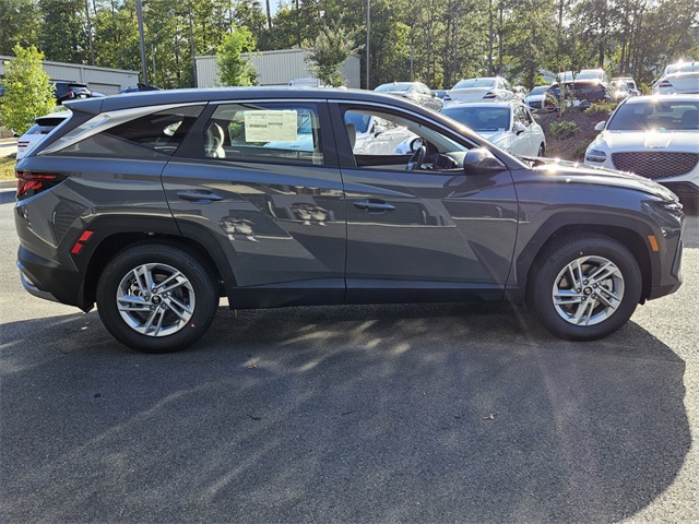 2026 Hyundai Tucson SE Image 4 of 31