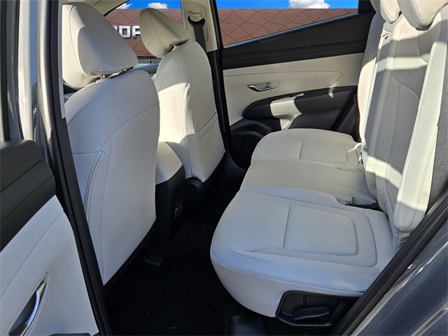 2026 Hyundai Tucson SE Image 12 of 31