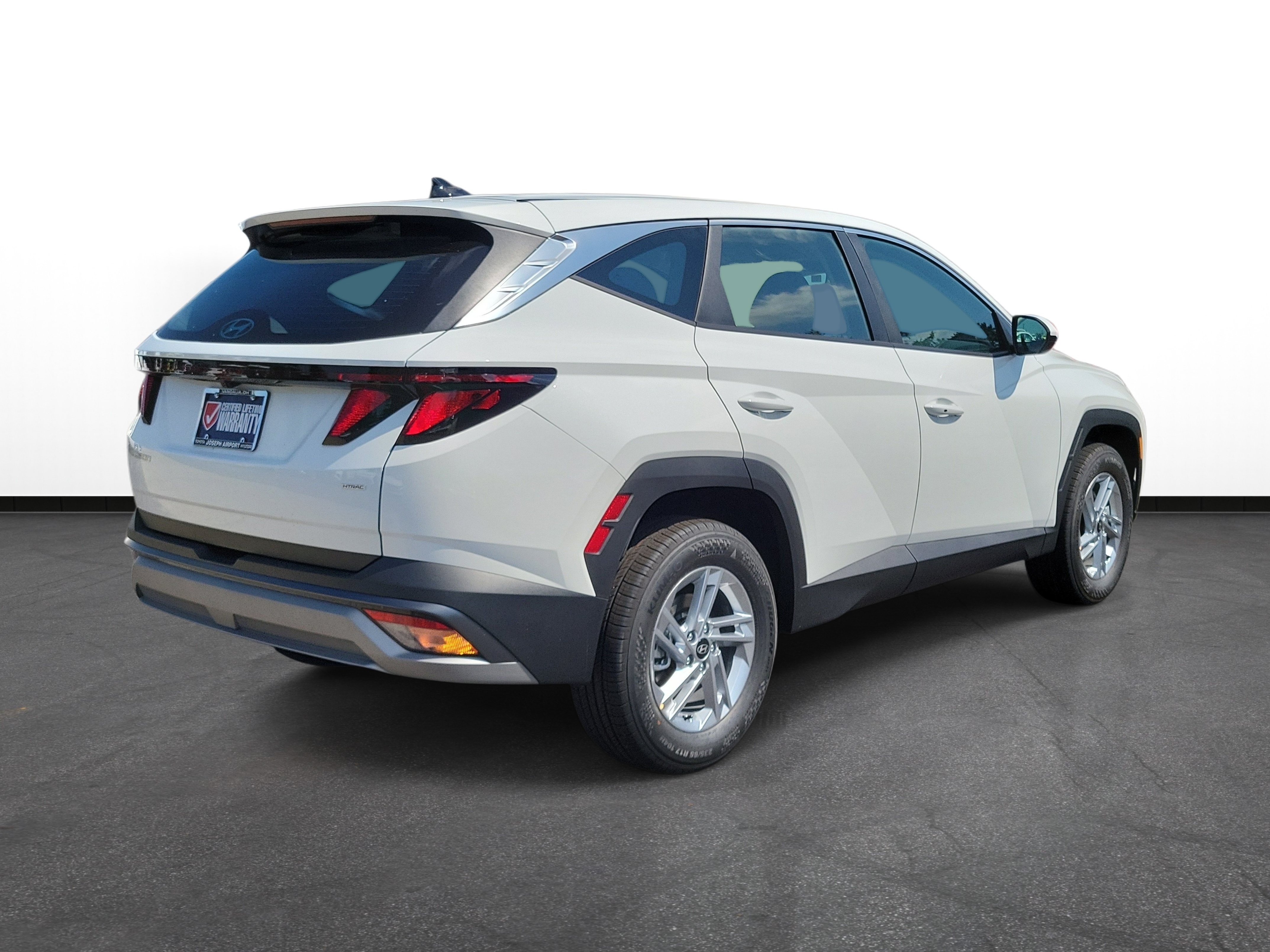2026 Hyundai Tucson SE Image 3 of 30