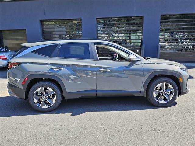 2026 Hyundai Tucson SEL Image 3 of 31
