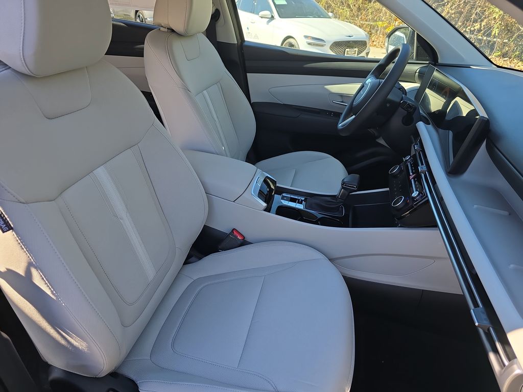 2026 Hyundai Tucson SEL Image 15 of 33