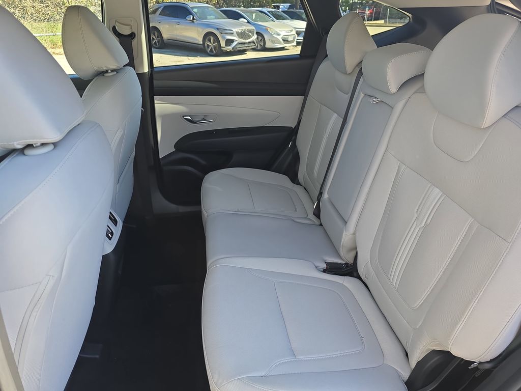 2026 Hyundai Tucson SEL Image 14 of 33