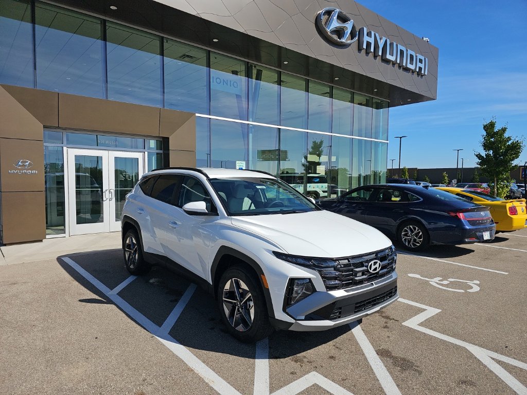 2026 Hyundai Tucson SEL Image 3 of 40