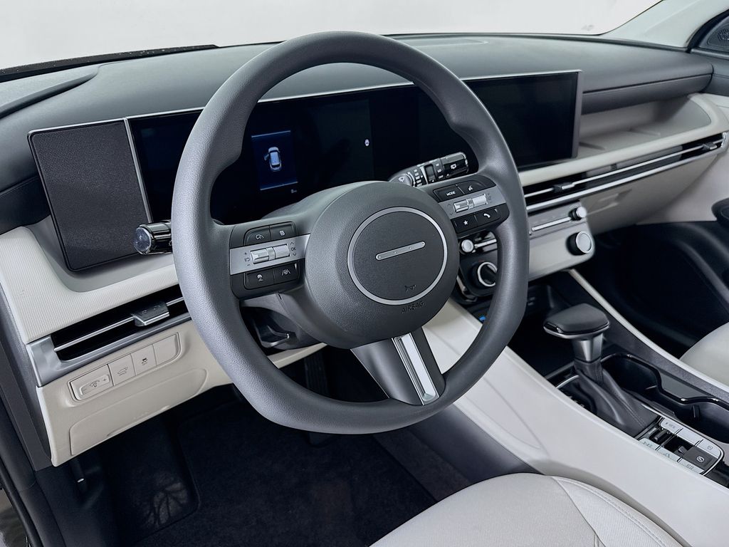 2026 Hyundai Tucson SEL Image 17 of 31