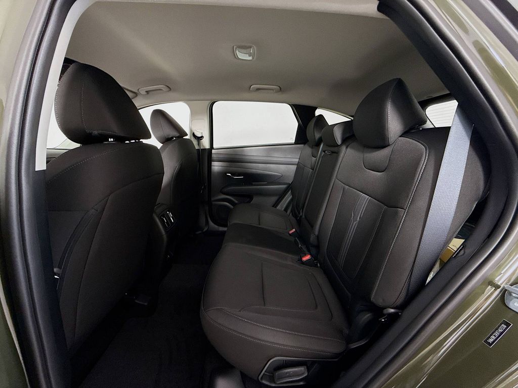2026 Hyundai Tucson SEL Image 13 of 31