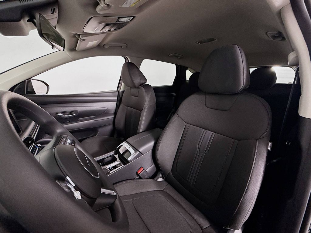 2026 Hyundai Tucson SEL Image 12 of 31