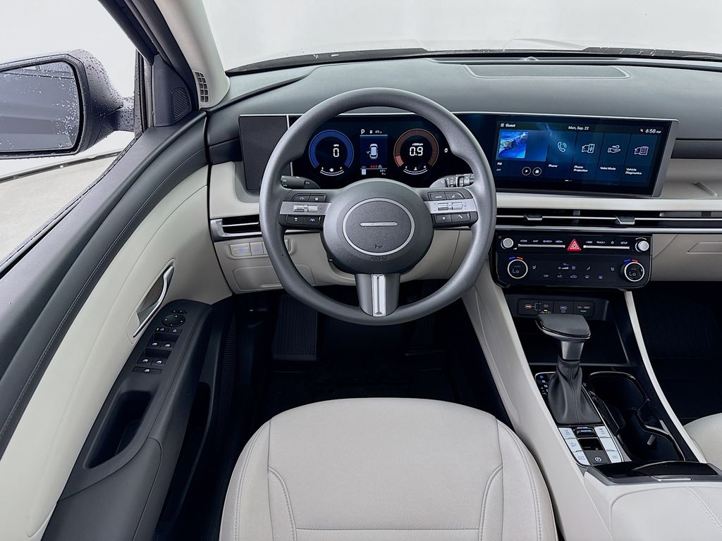 2026 Hyundai Tucson SEL Image 17 of 31