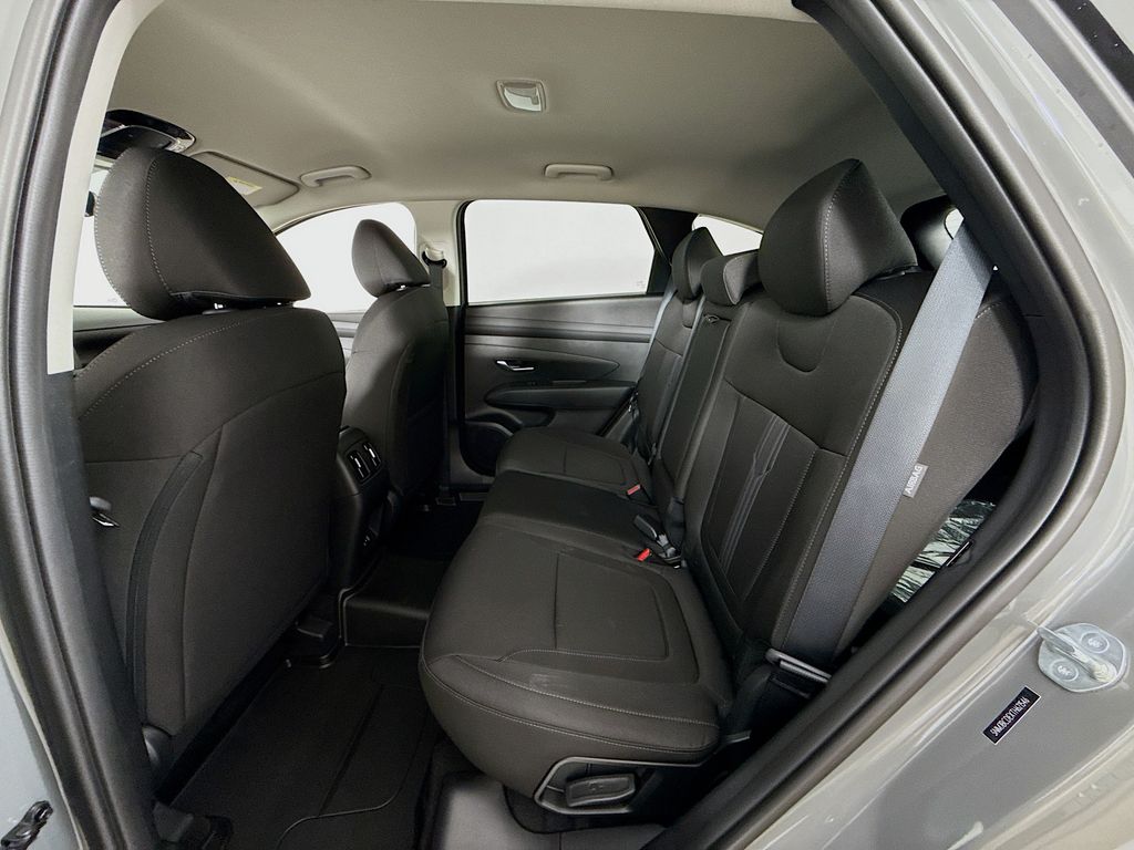 2026 Hyundai Tucson SEL Image 15 of 31