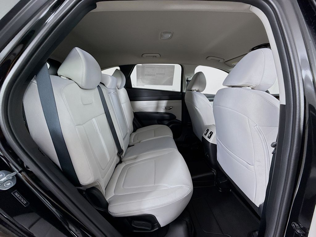 2026 Hyundai Tucson SEL Image 14 of 31