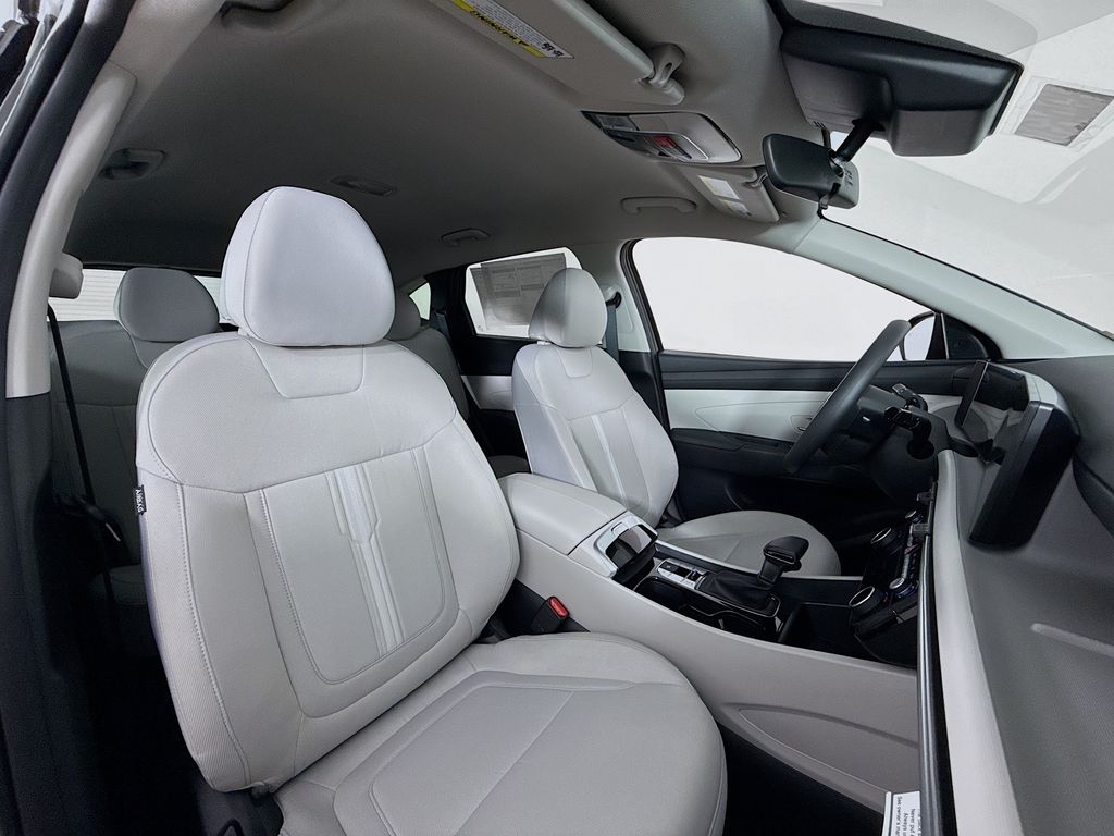 2026 Hyundai Tucson SEL Image 13 of 31