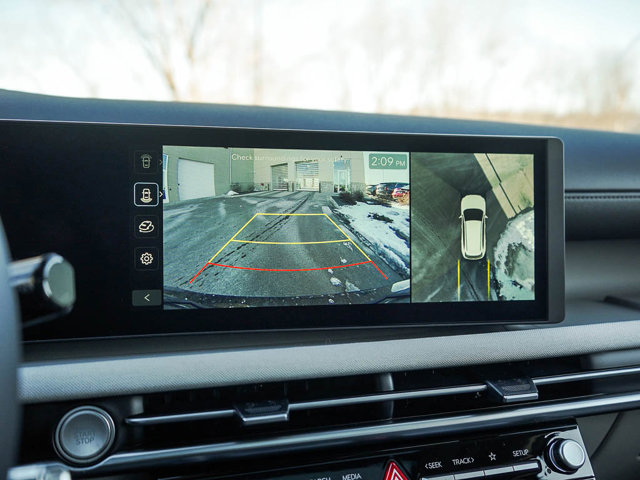 2026 Hyundai Tucson Hybrid Limited Image 17 of 25