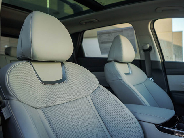 2026 Hyundai Tucson Hybrid Limited Image 8 of 25