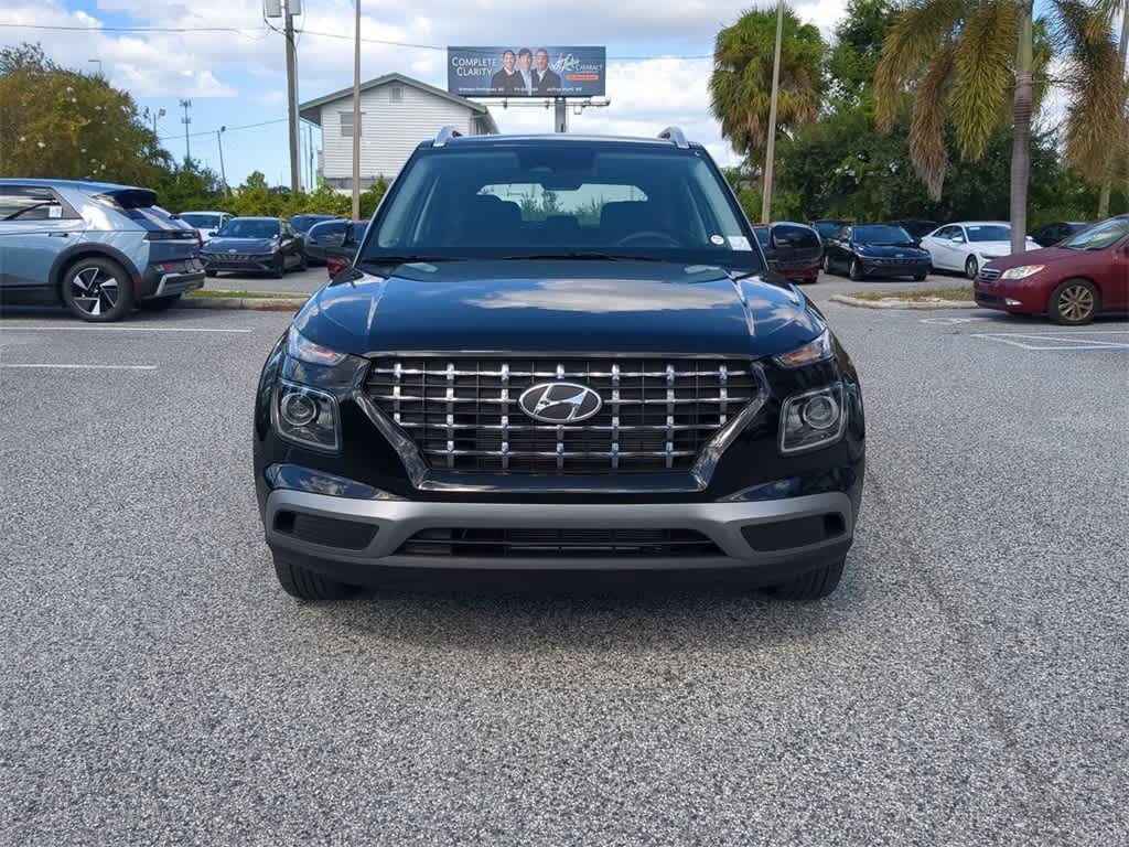 2026 Hyundai Venue SEL Image 3 of 33