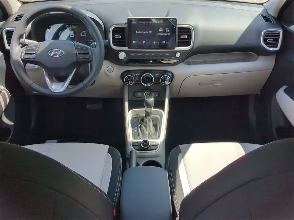 2026 Hyundai Venue SEL Image 16 of 33