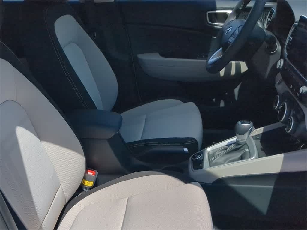 2026 Hyundai Venue SEL Image 14 of 33