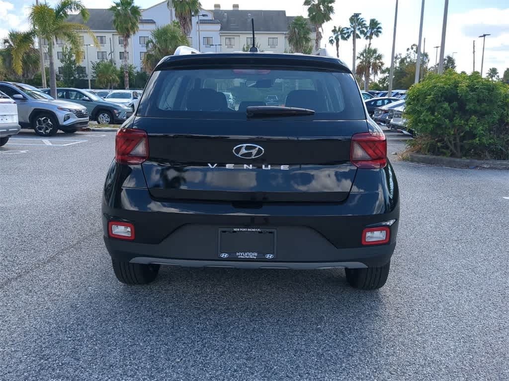 2026 Hyundai Venue SEL Image 7 of 33