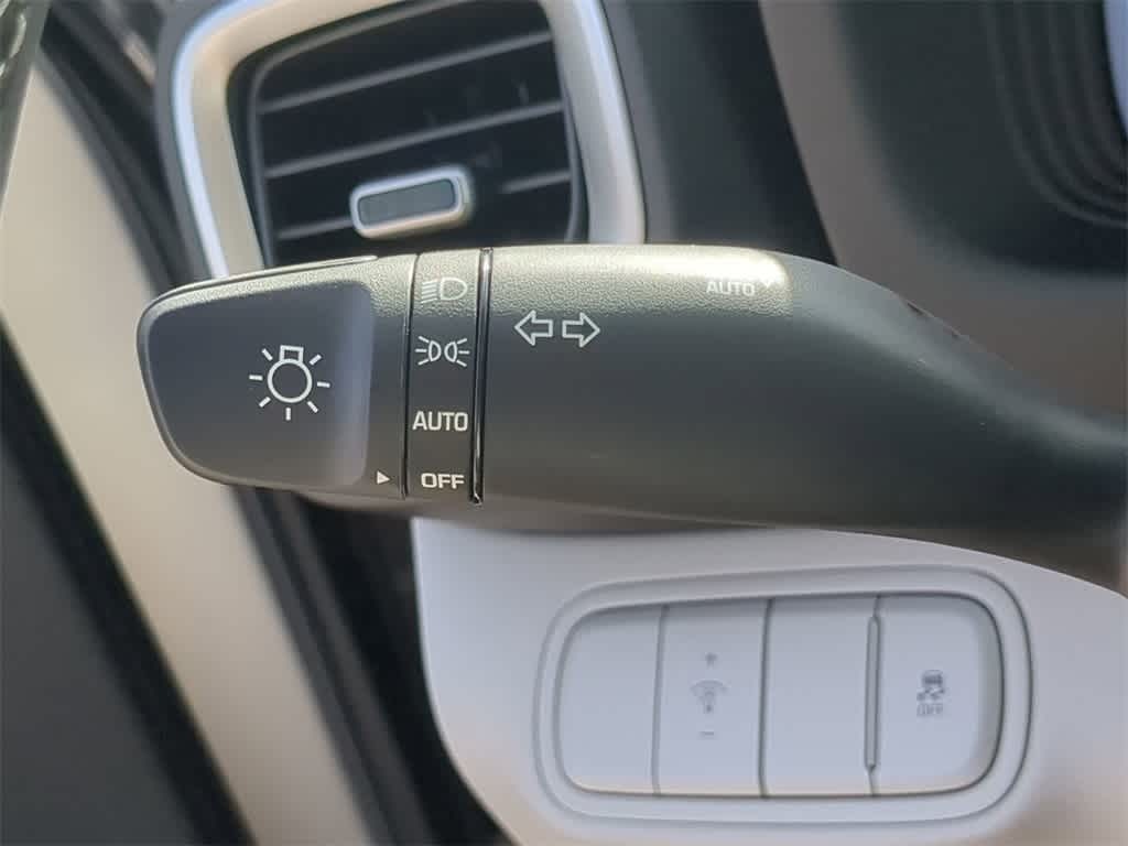 2026 Hyundai Venue SEL Image 24 of 33