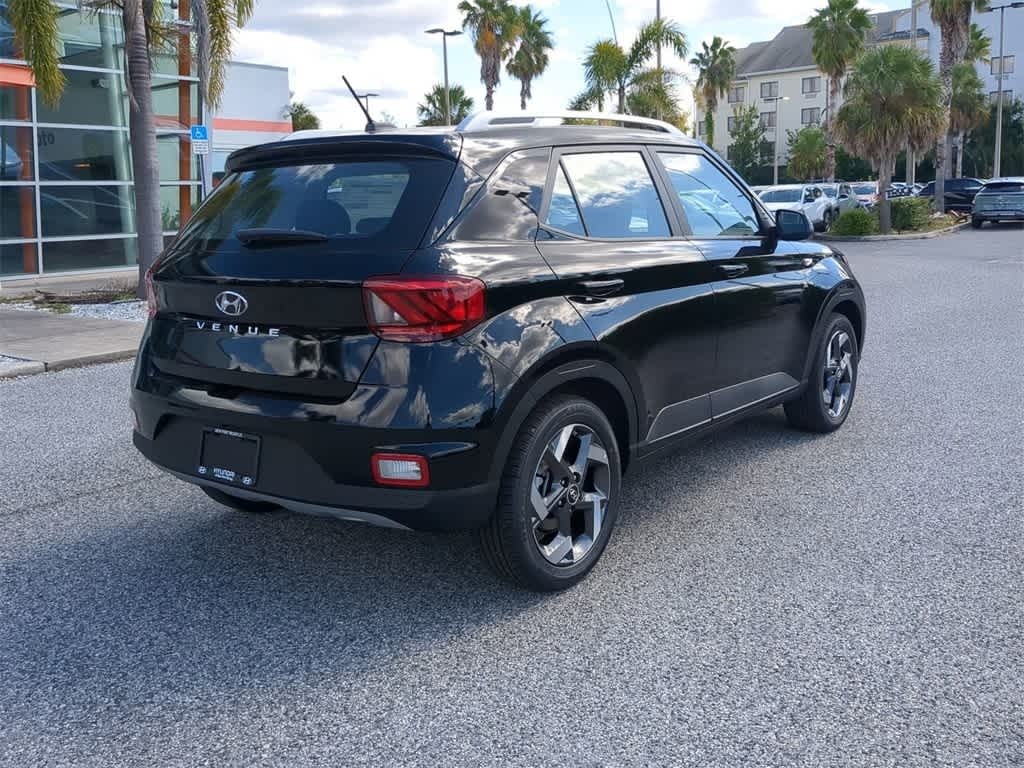 2026 Hyundai Venue SEL Image 6 of 33