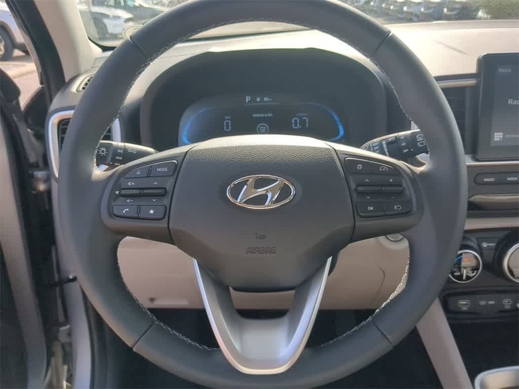 2026 Hyundai Venue SEL Image 18 of 33