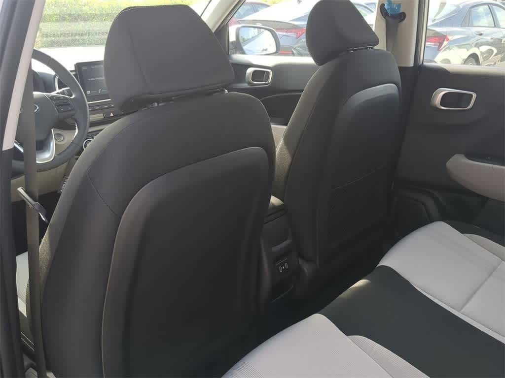 2026 Hyundai Venue SEL Image 11 of 33