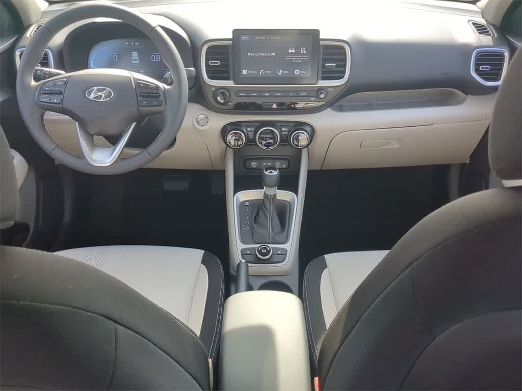 2026 Hyundai Venue SEL Image 17 of 33