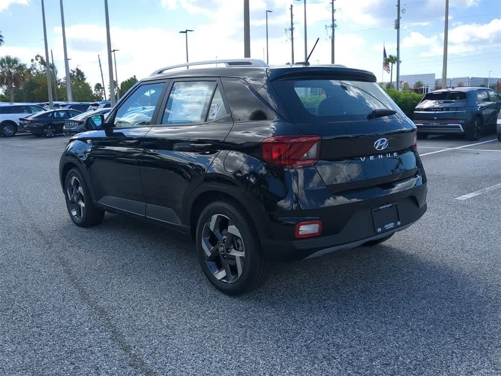 2026 Hyundai Venue SEL Image 8 of 33