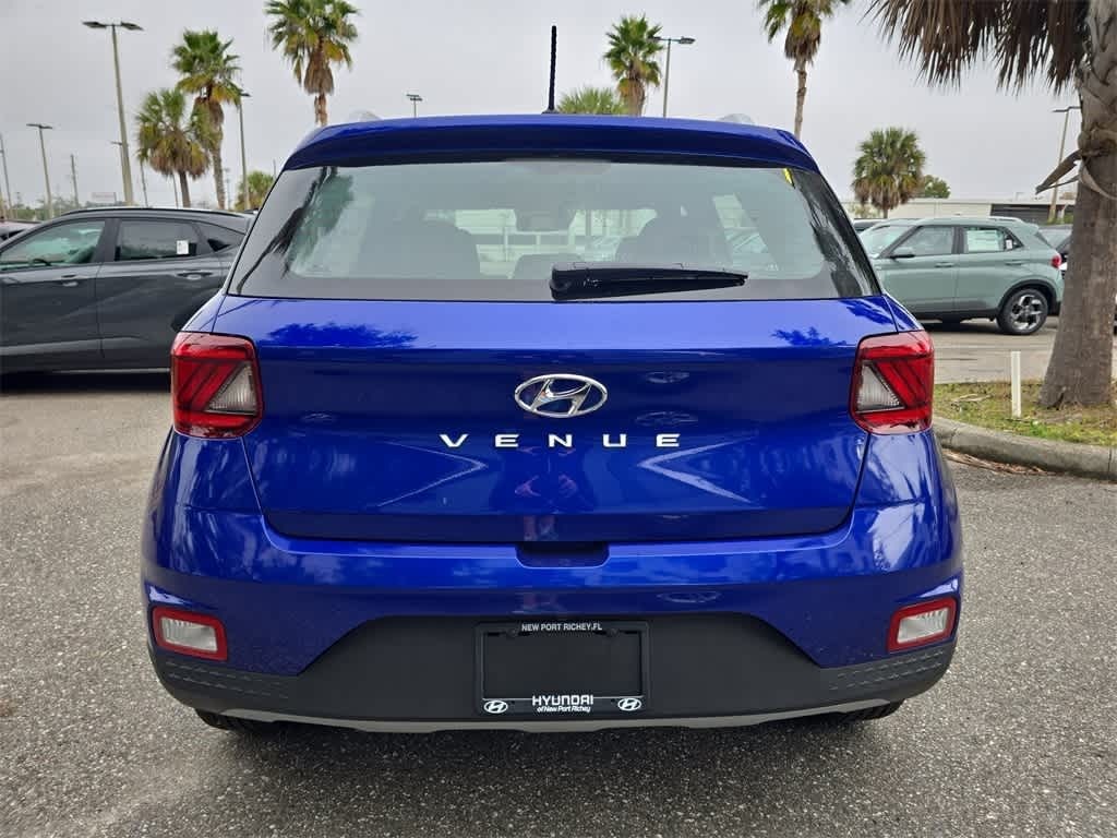 2026 Hyundai Venue SEL Image 7 of 32