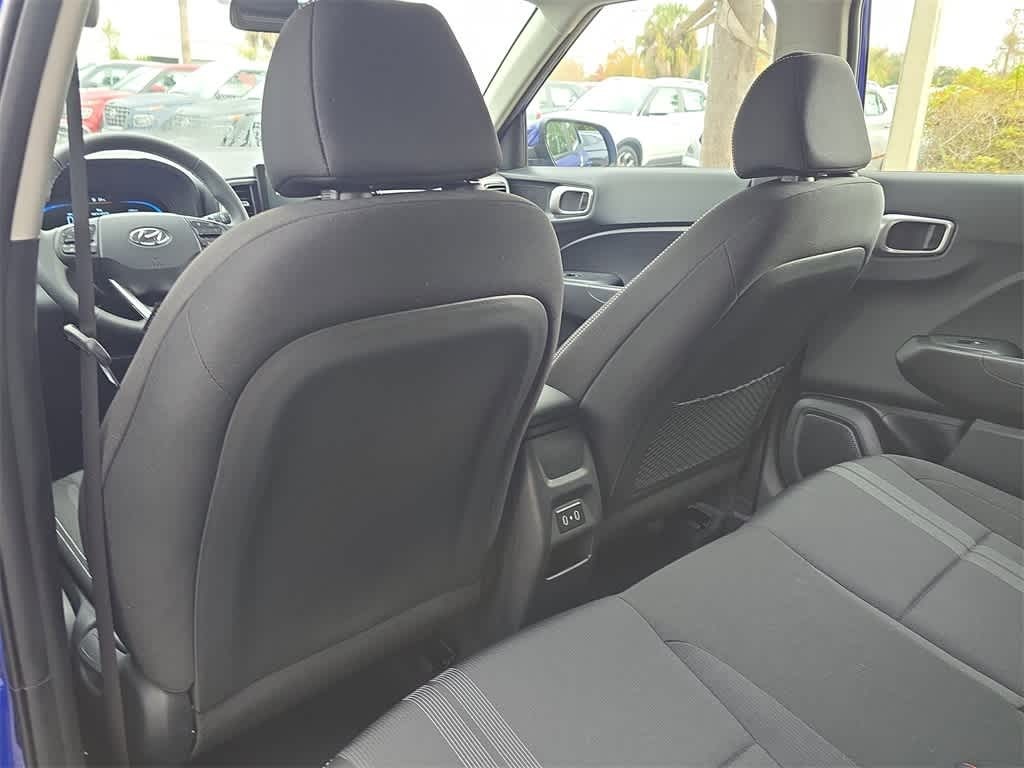 2026 Hyundai Venue SEL Image 12 of 32