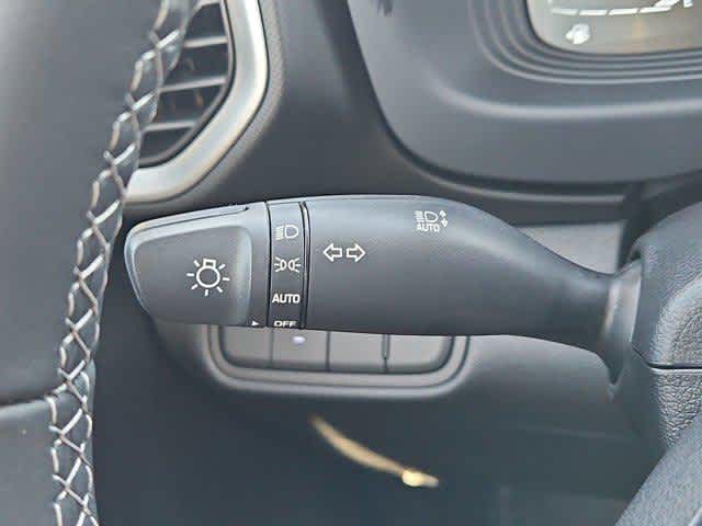 2026 Hyundai Venue SEL Image 25 of 34