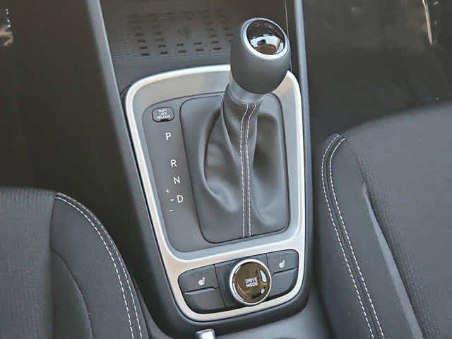 2026 Hyundai Venue SEL Image 23 of 34