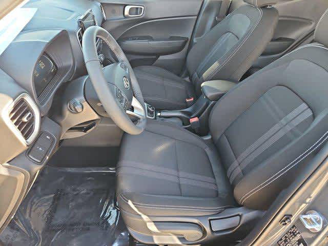 2026 Hyundai Venue SEL Image 16 of 34