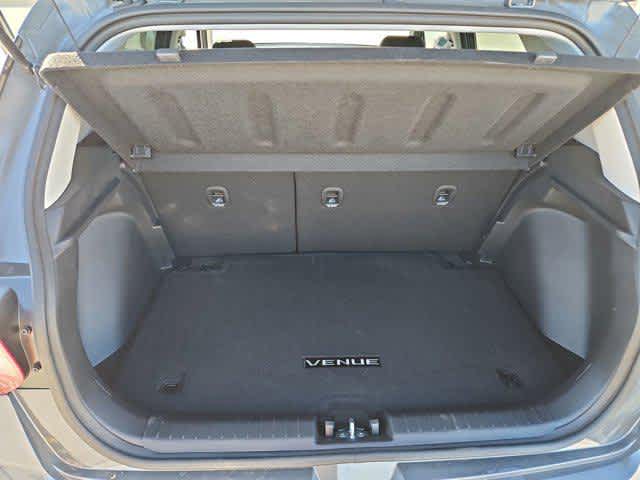 2026 Hyundai Venue SEL Image 12 of 34
