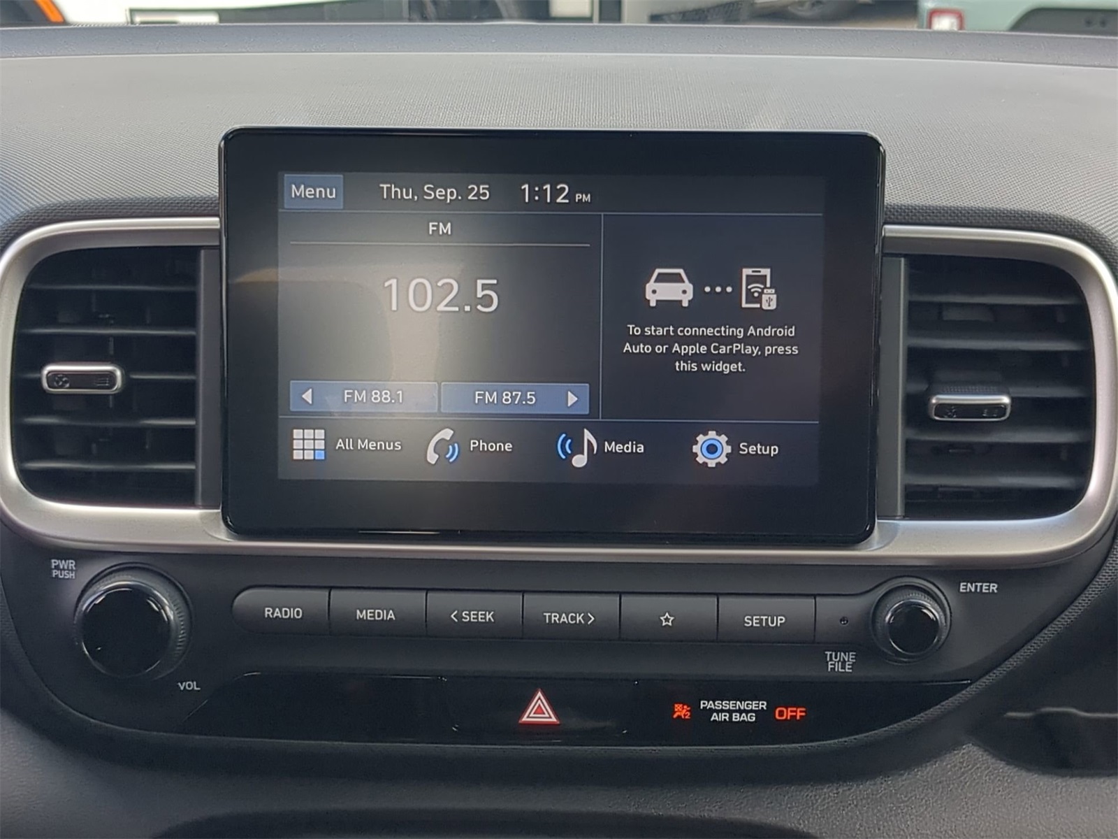 2026 Hyundai Venue SE Image 19 of 38