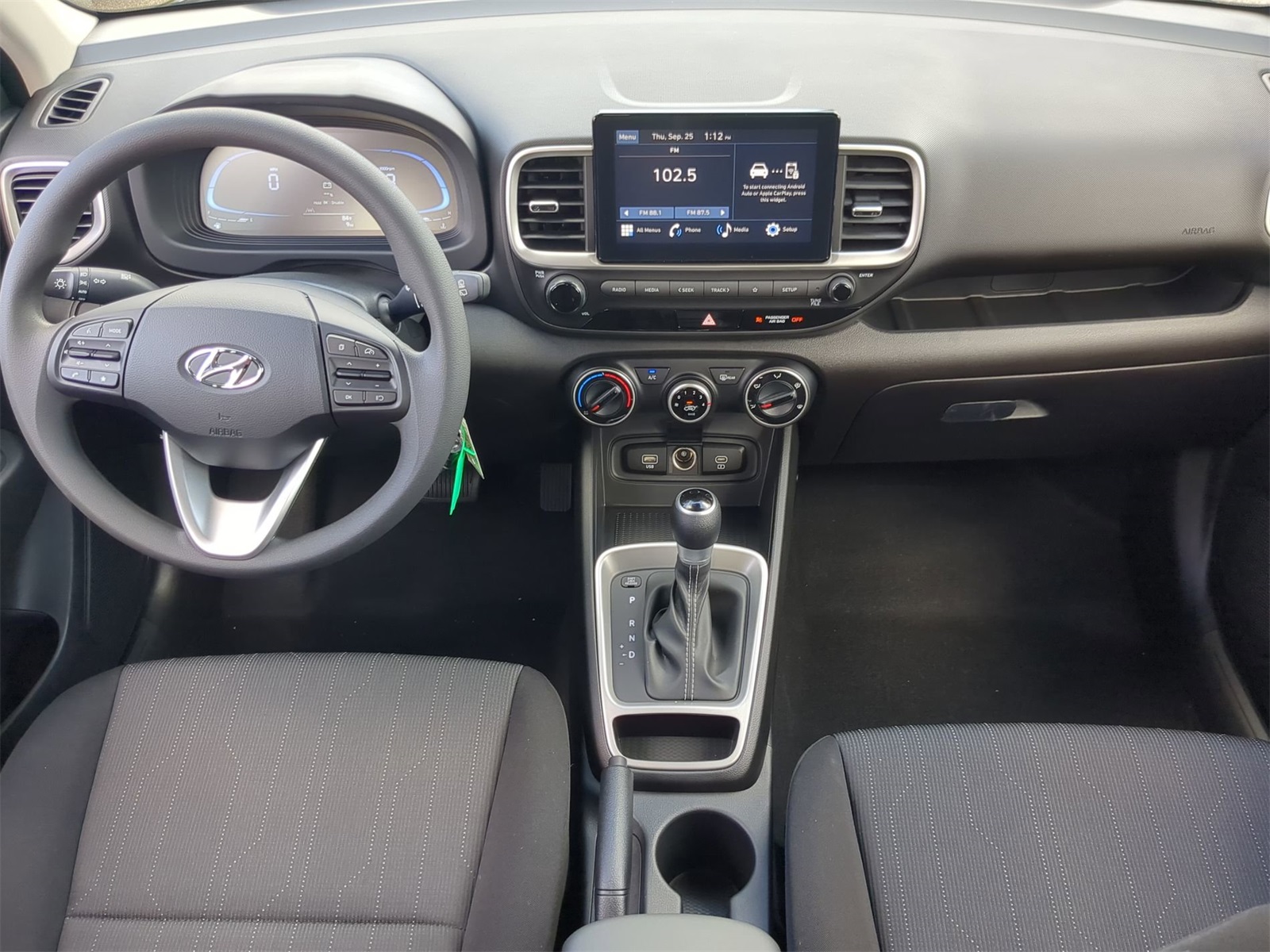 2026 Hyundai Venue SE Image 14 of 38